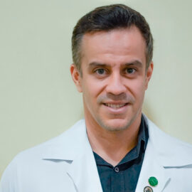 Dr. Leandro Corrêa