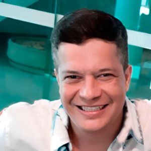 Dr. Frederico Faria Silva