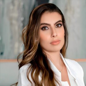 Dra. Victoria Dornelas Paz Carvalho