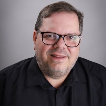 Dr. Paulo Roberto Novaes De Castro