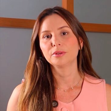 Dra. Livia De Paiva Vardiero